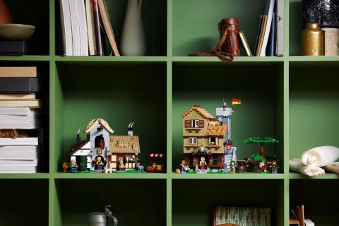 LEGO 10332 ICONS - Średniowieczny plac miejski