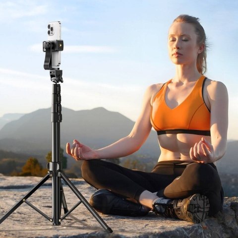 Ugreen selfie stick ze stojakiem i pilotem LP680 1.8m (czarny)