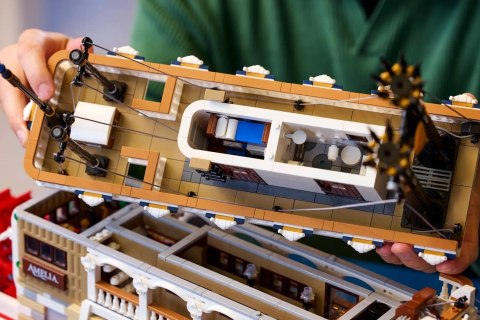 LEGO 21356 Ideas - Parowiec rzeczny
